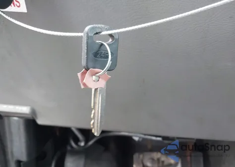 2004 Ford E-350 Super Duty Commercial/Recreational z USA, uszkodzony, nr VIN 1FTSE34L54HB35658